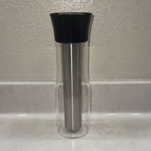 Houdini Glass Carafe with Stainless Steel Center to Chill Wine